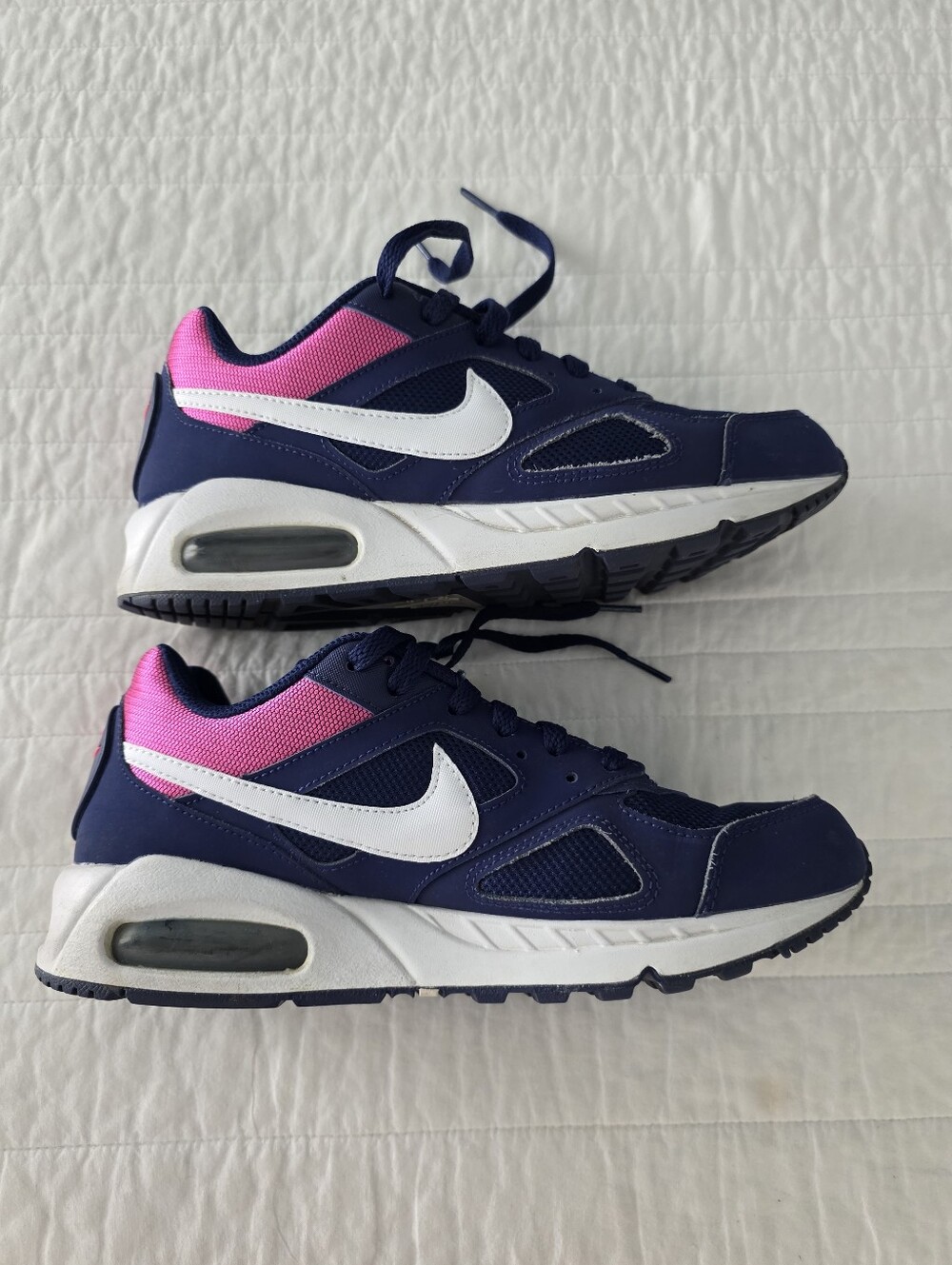 Nike Air Max Navy and Pink Athletic Sneakers Womans 8.5 - Picture 3 of 14